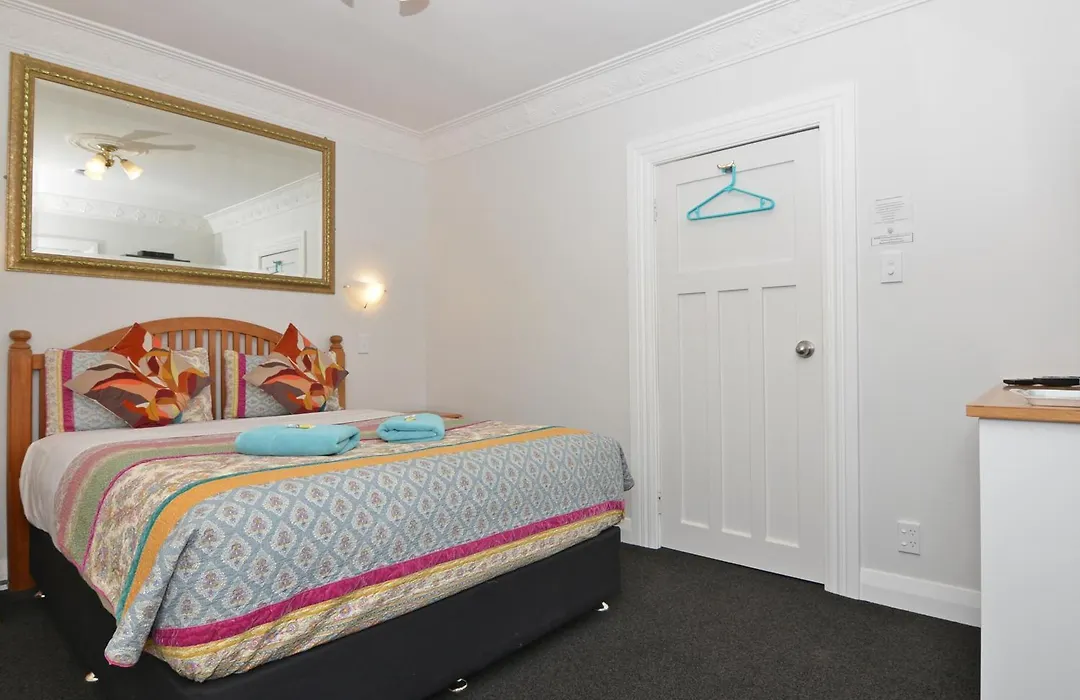 Richmond Guest House-1