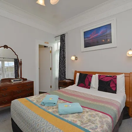 Richmond Guest House-2